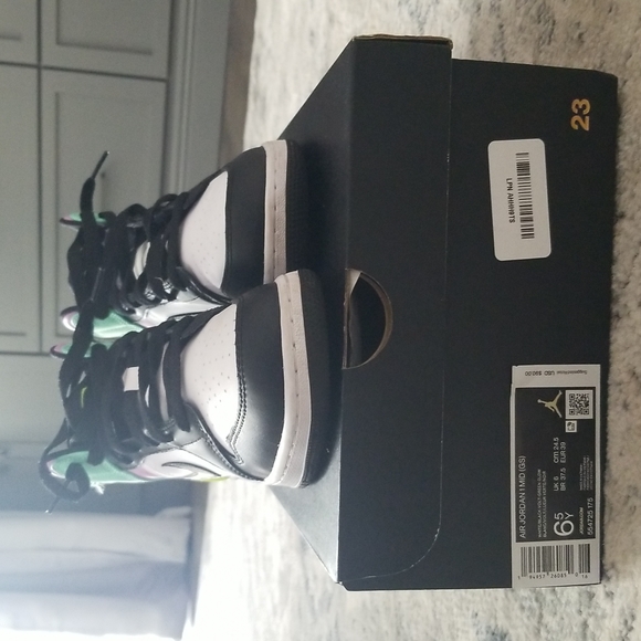 Nike Air Jordans with box - Picture 11 of 12